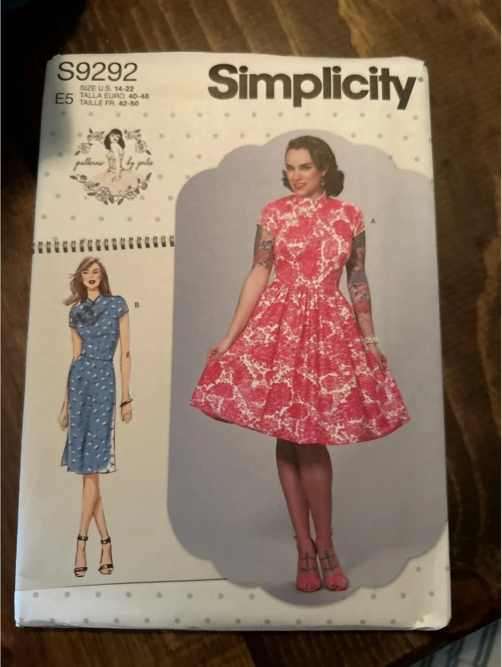 Simplicity S9292 Misses' Dress with Mandarin Collar and Skirt Options Sewing Kit